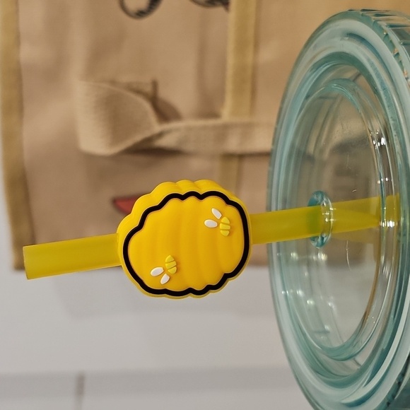 Winnie the Pooh Bundle -  Tote bag (NWOT) & Cup & 2 Pair Socks NWT & palette - Picture 9 of 13